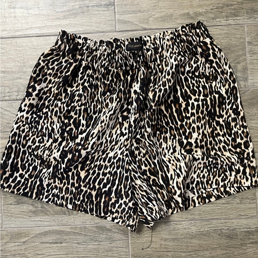 Leopard pull on shorts M